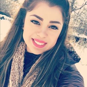 Meet your Posher, Kenia